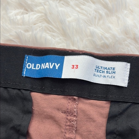 Old Navy Men's  Flat Front Shorts - Picture 2 of 6